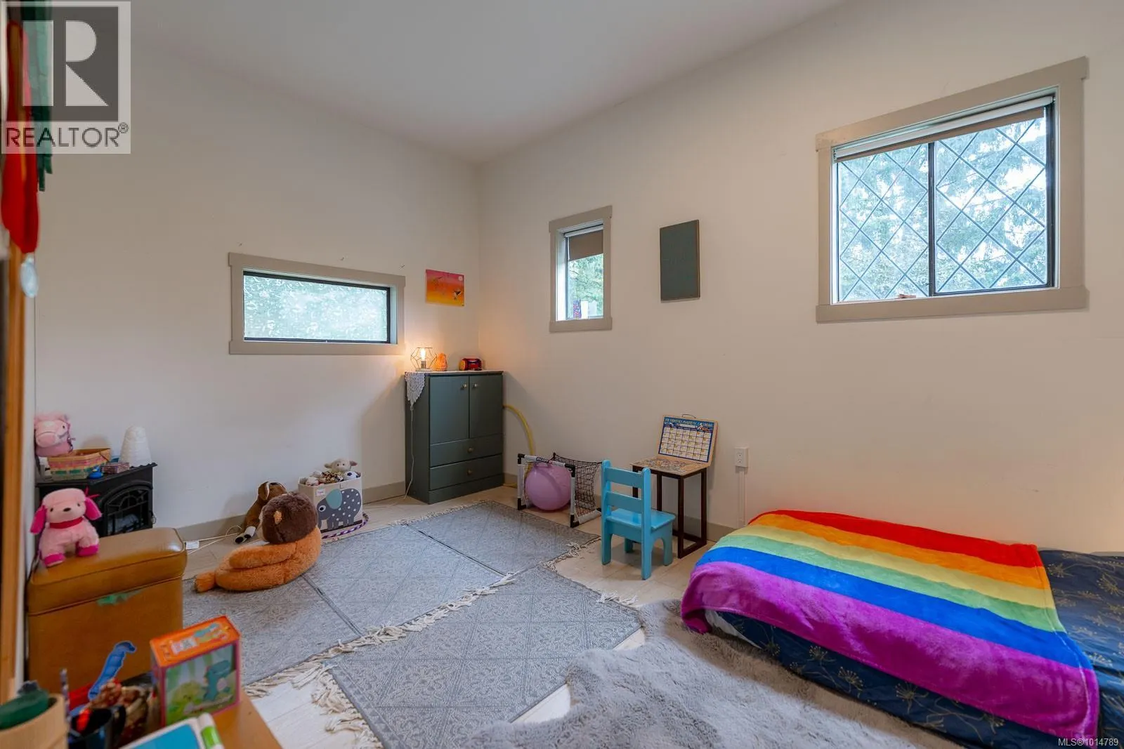 3585 Glenora Rd