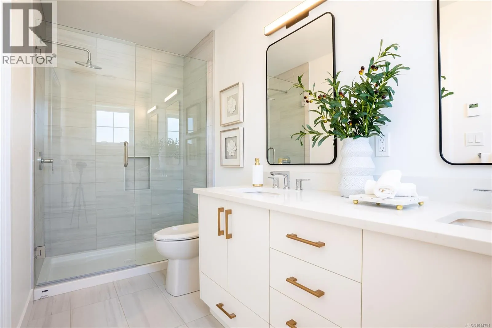 Unit 4 3907 Cedar Hill Rd