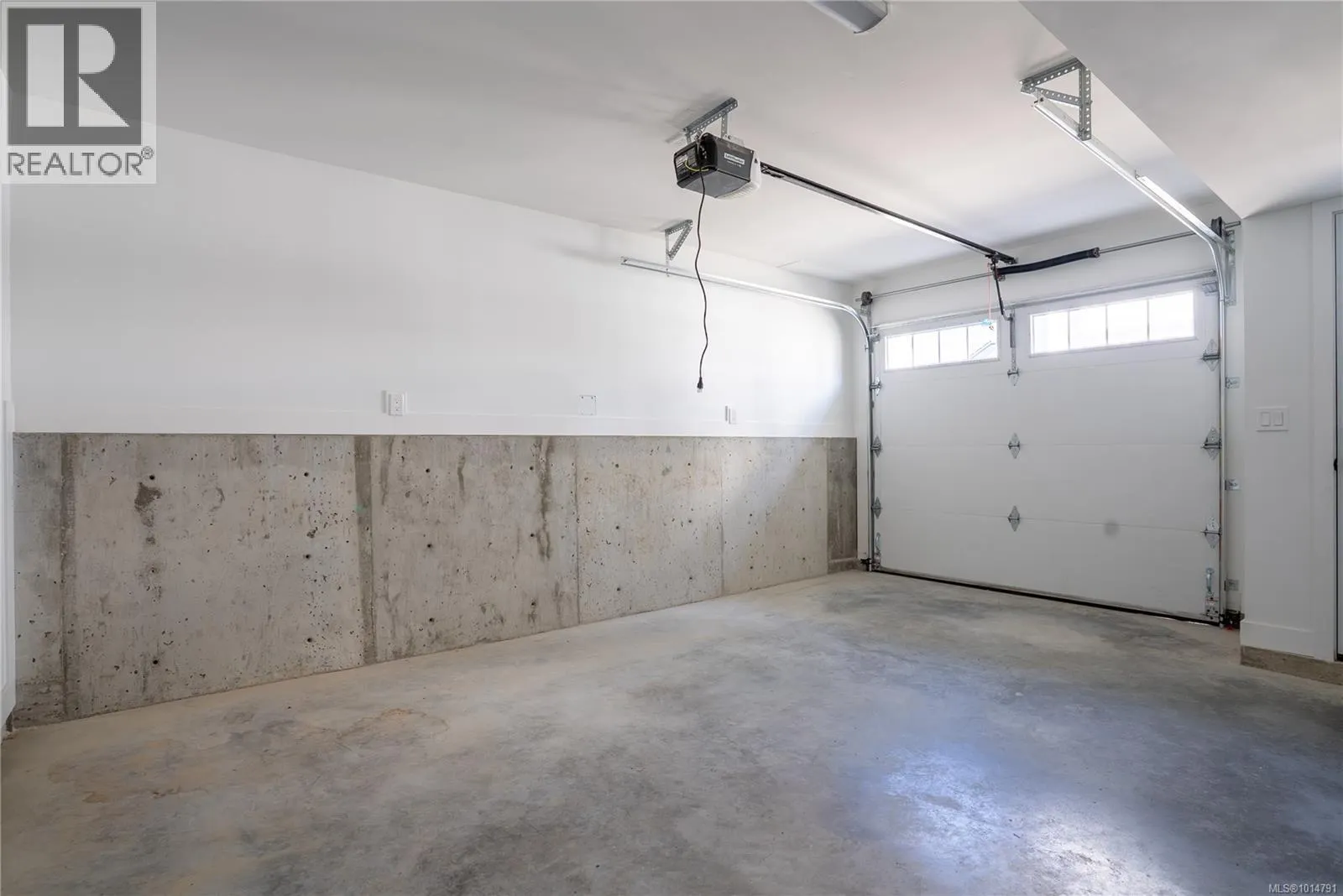 Unit 4 3907 Cedar Hill Rd