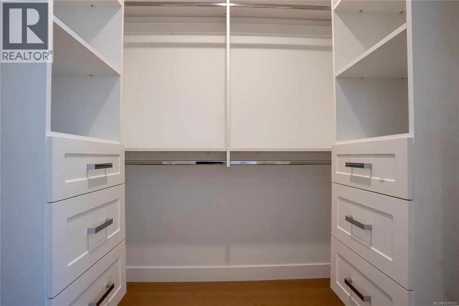 Unit 4 3907 Cedar Hill Rd