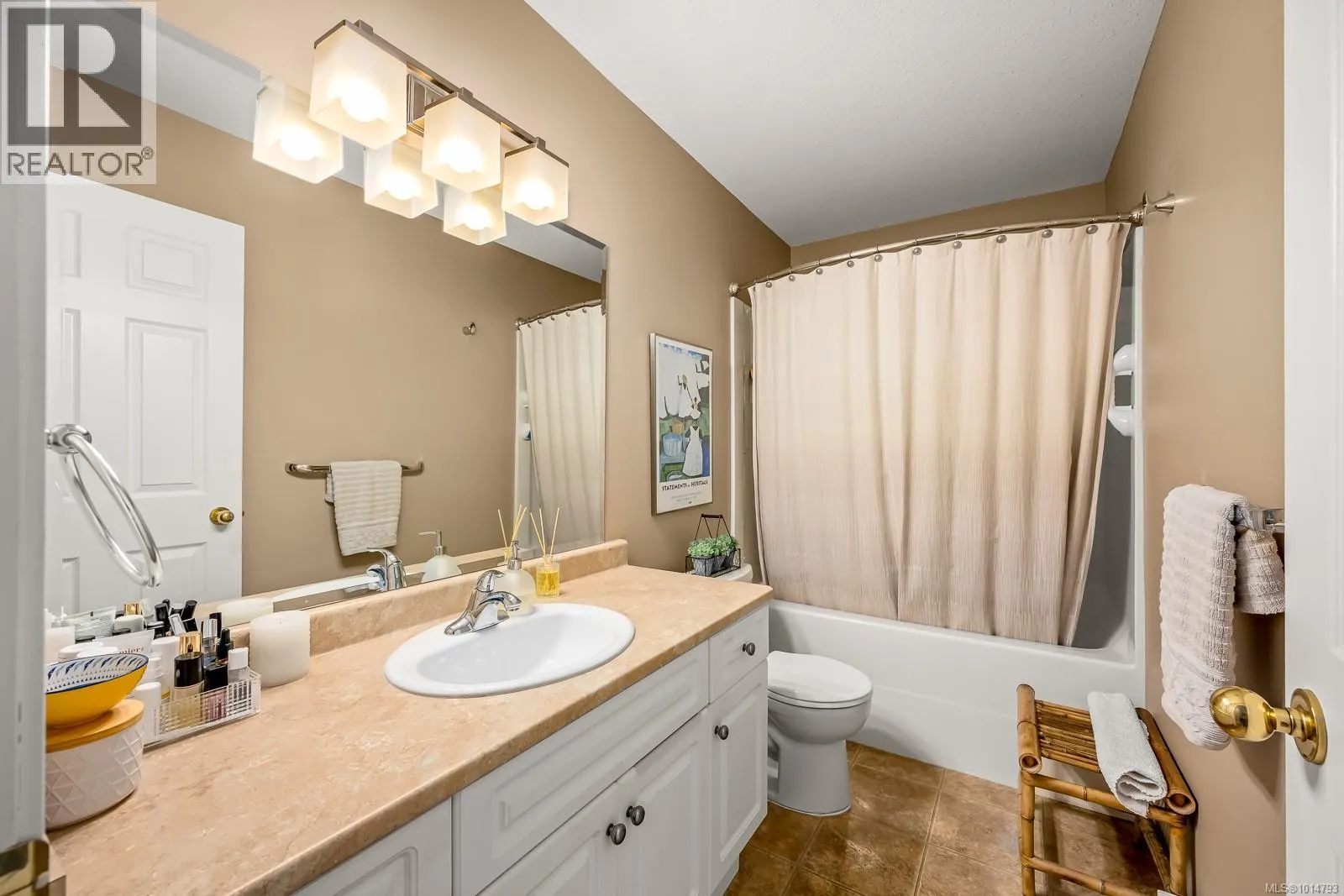 28 2197 Murrelet Dr