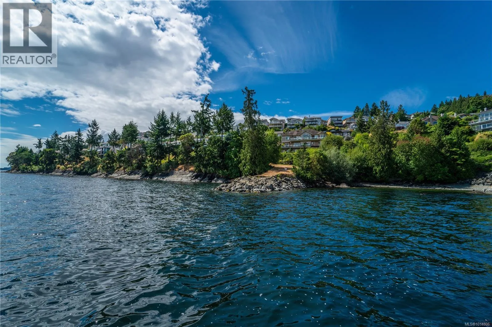 3635 Arbutus Dr N