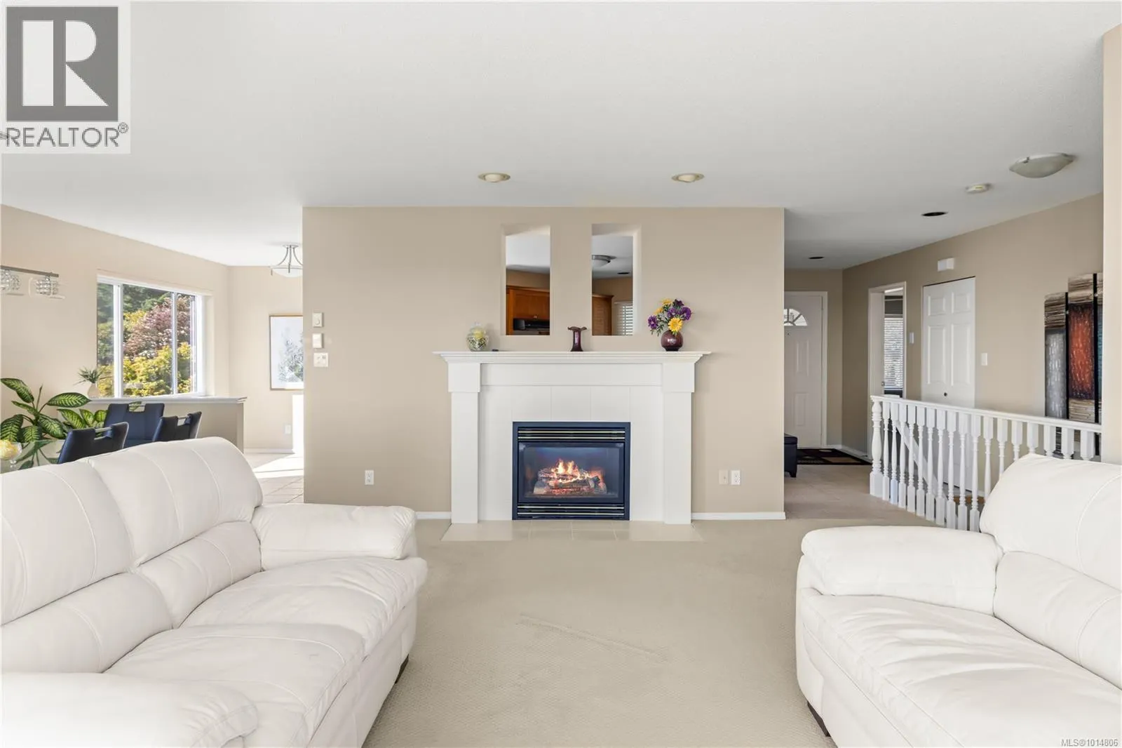 3635 Arbutus Dr N