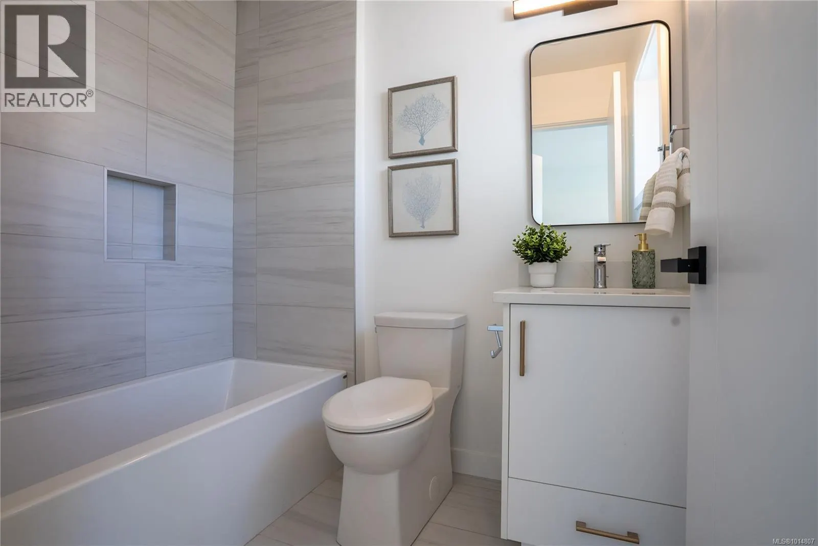 Unit 3 3907 Cedar Hill Rd