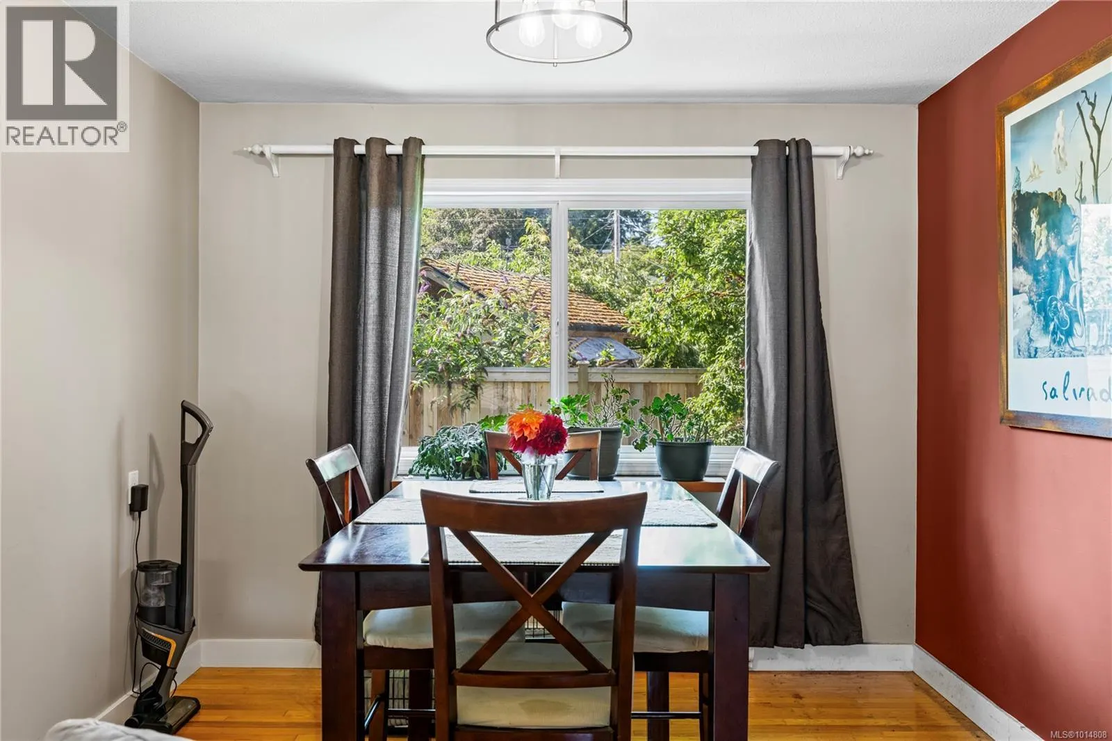 626 Tyee Cres