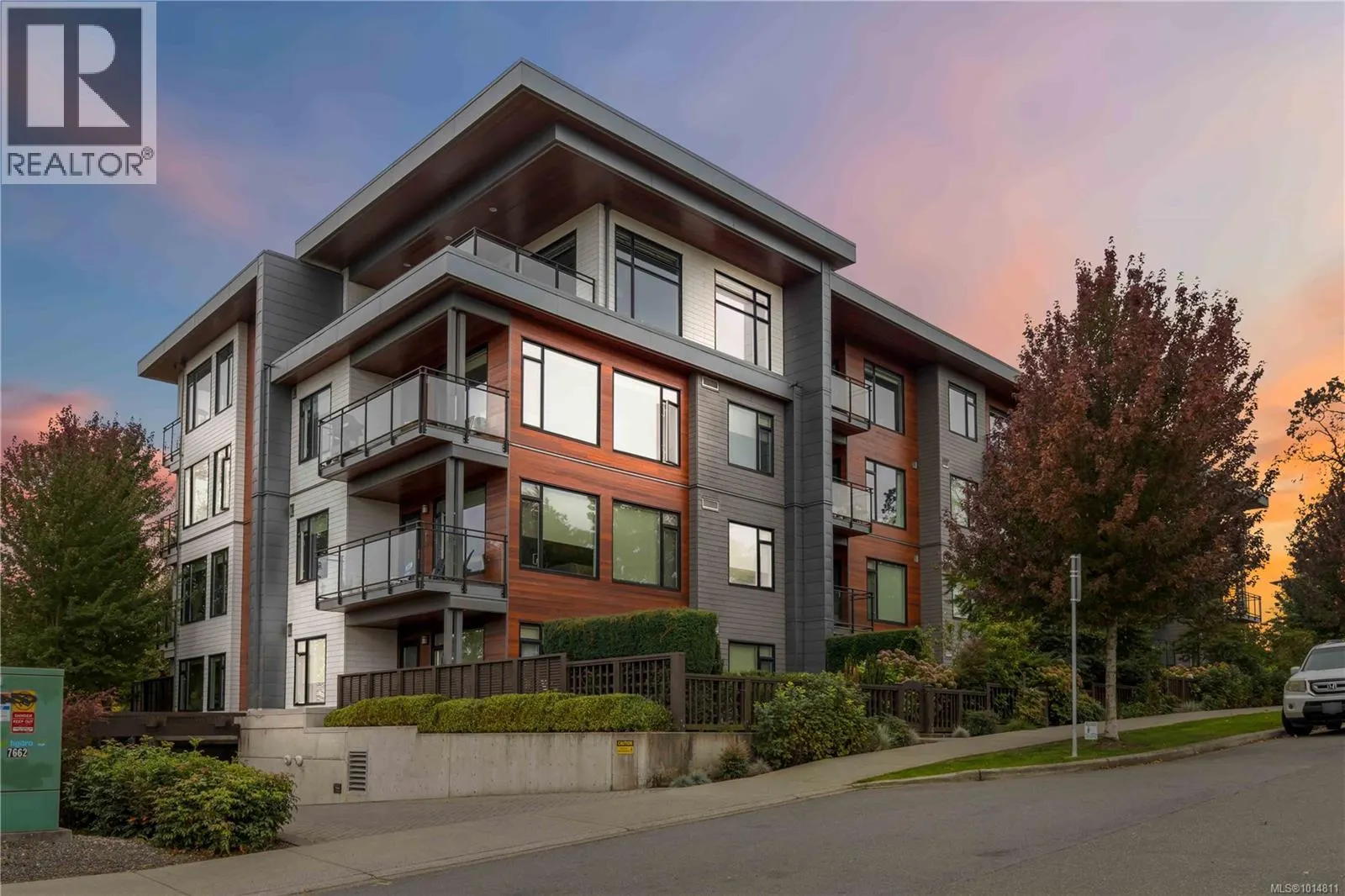 309 3815 Rowland Ave