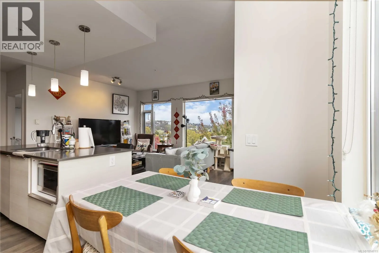 309 3815 Rowland Ave
