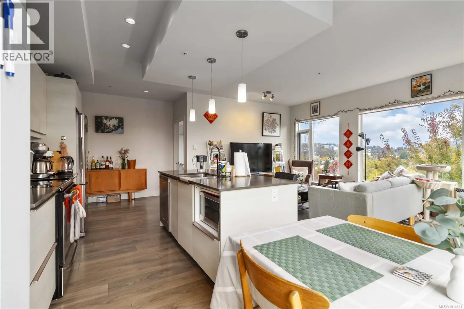 309 3815 Rowland Ave