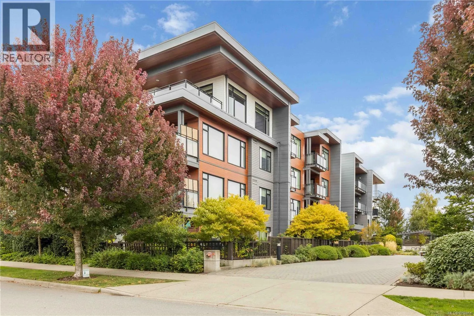 309 3815 Rowland Ave