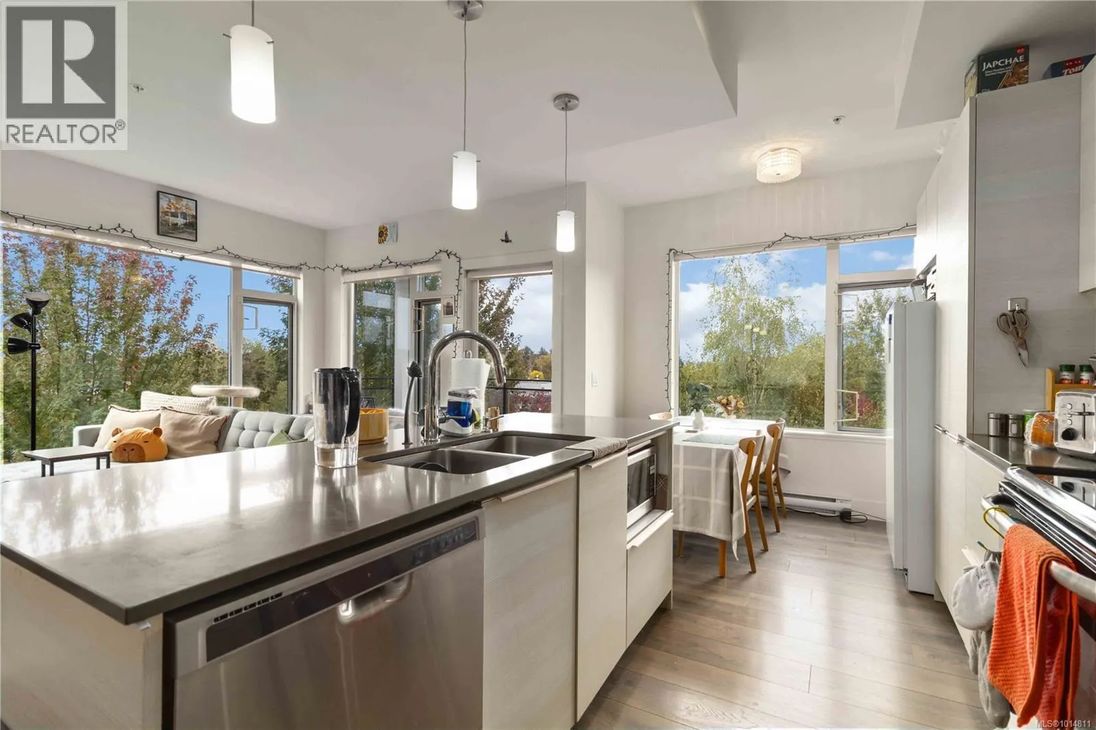 309 3815 Rowland Ave
