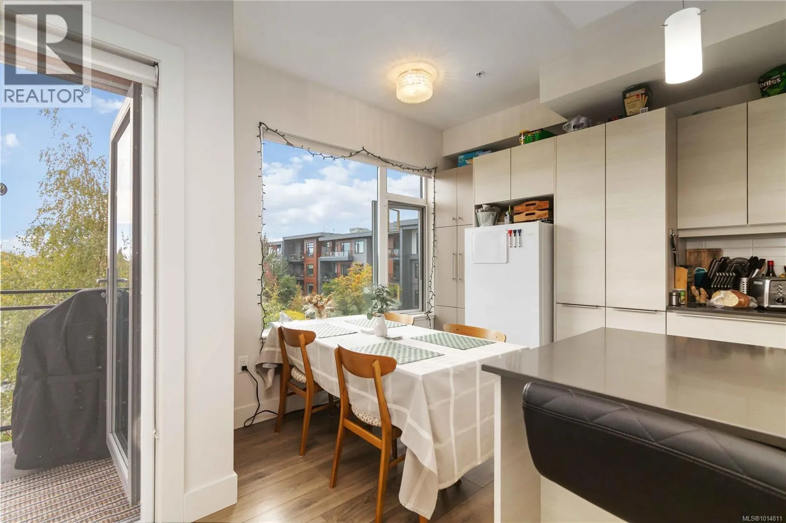 309 3815 Rowland Ave