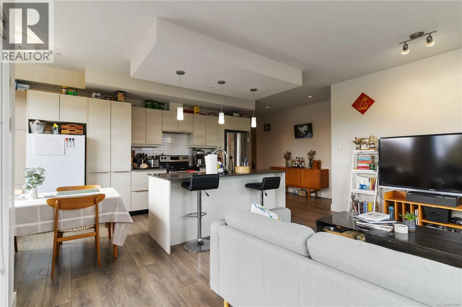 309 3815 Rowland Ave