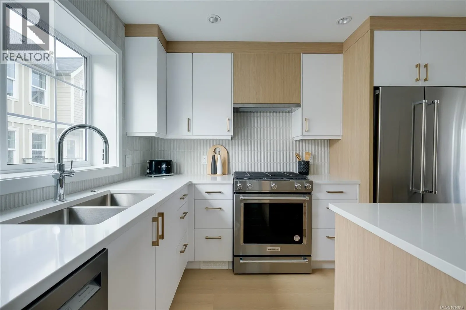 Unit 12 3907 Cedar Hill Rd