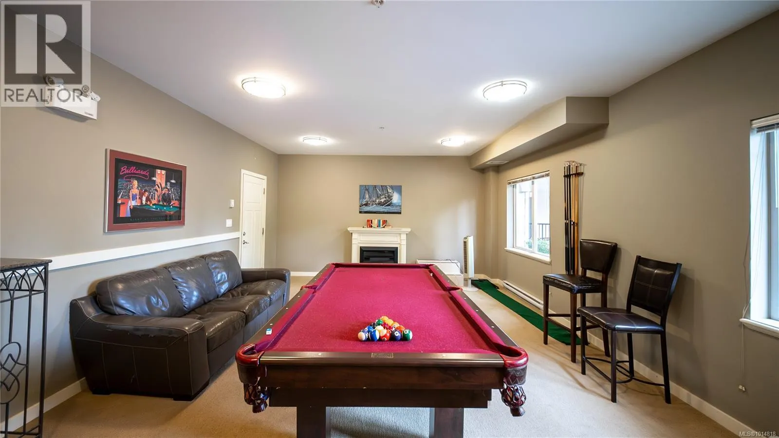 207 7088 West Saanich Rd