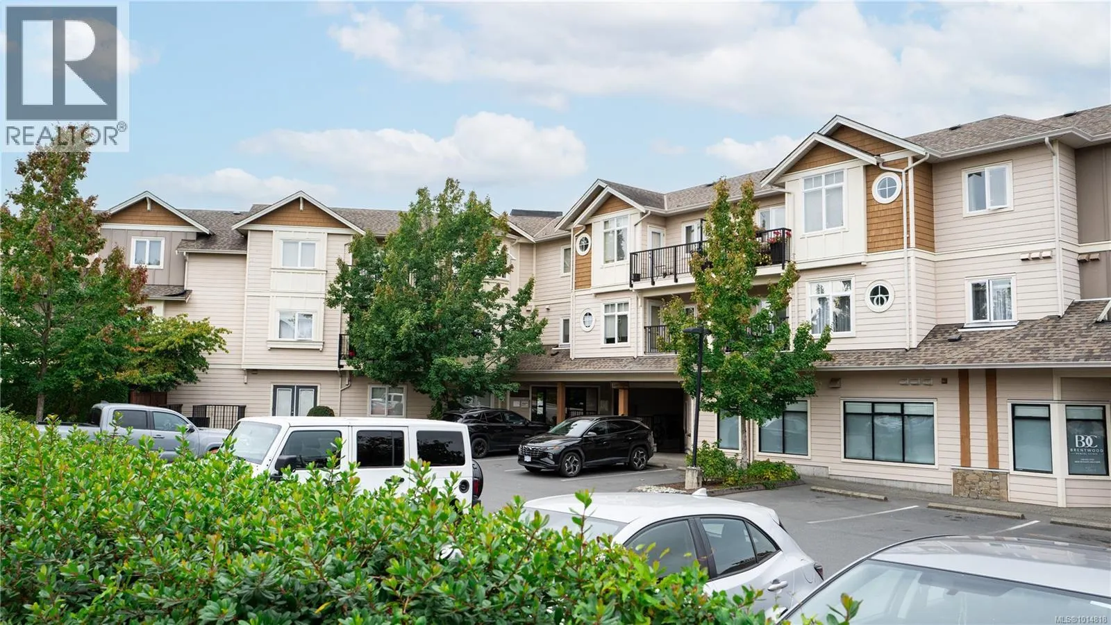 207 7088 West Saanich Rd