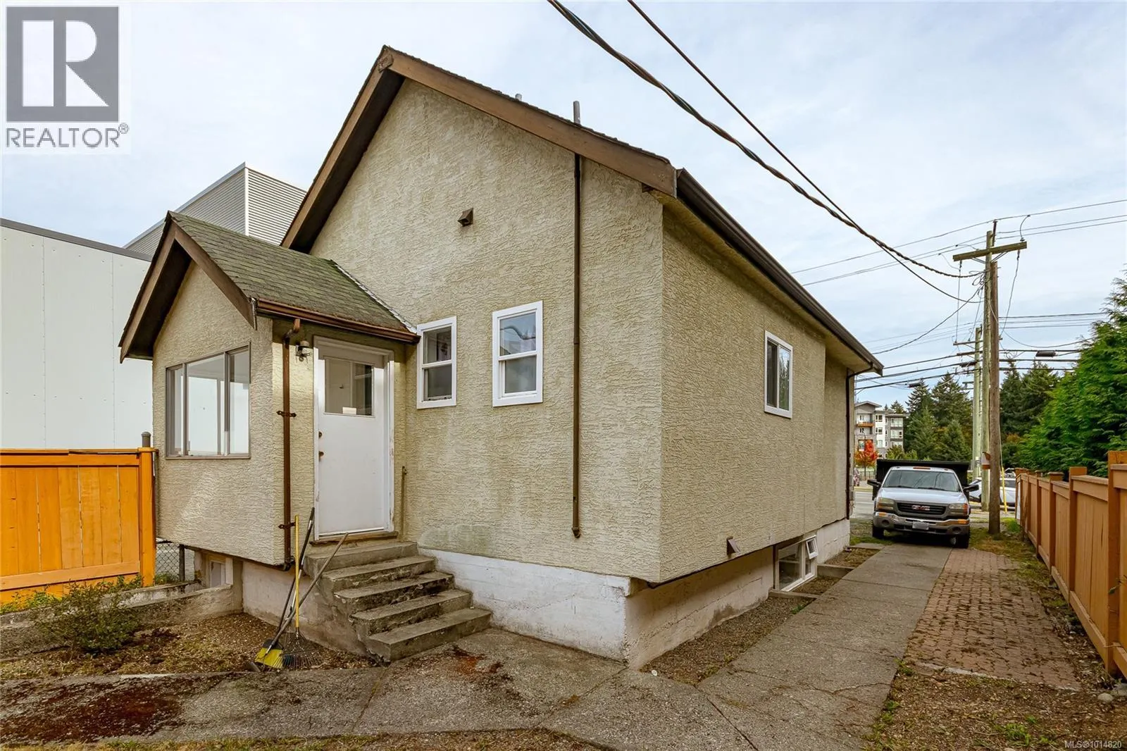 3124 Jacklin Rd