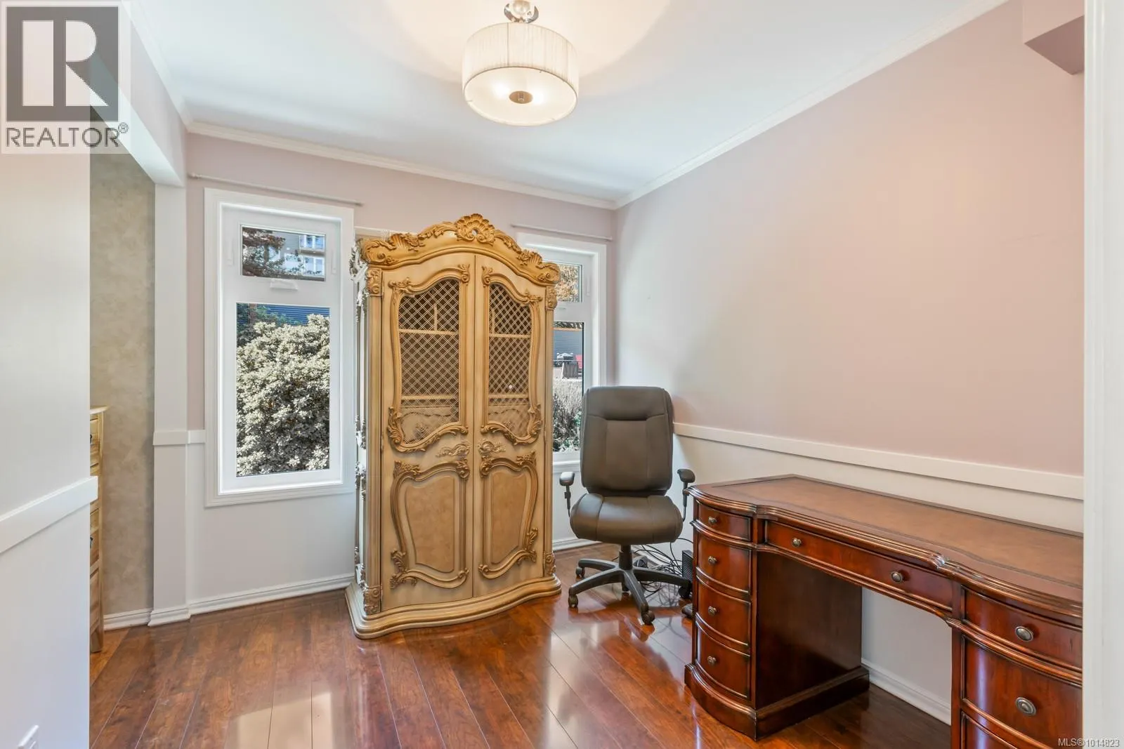 392 Carnegie St