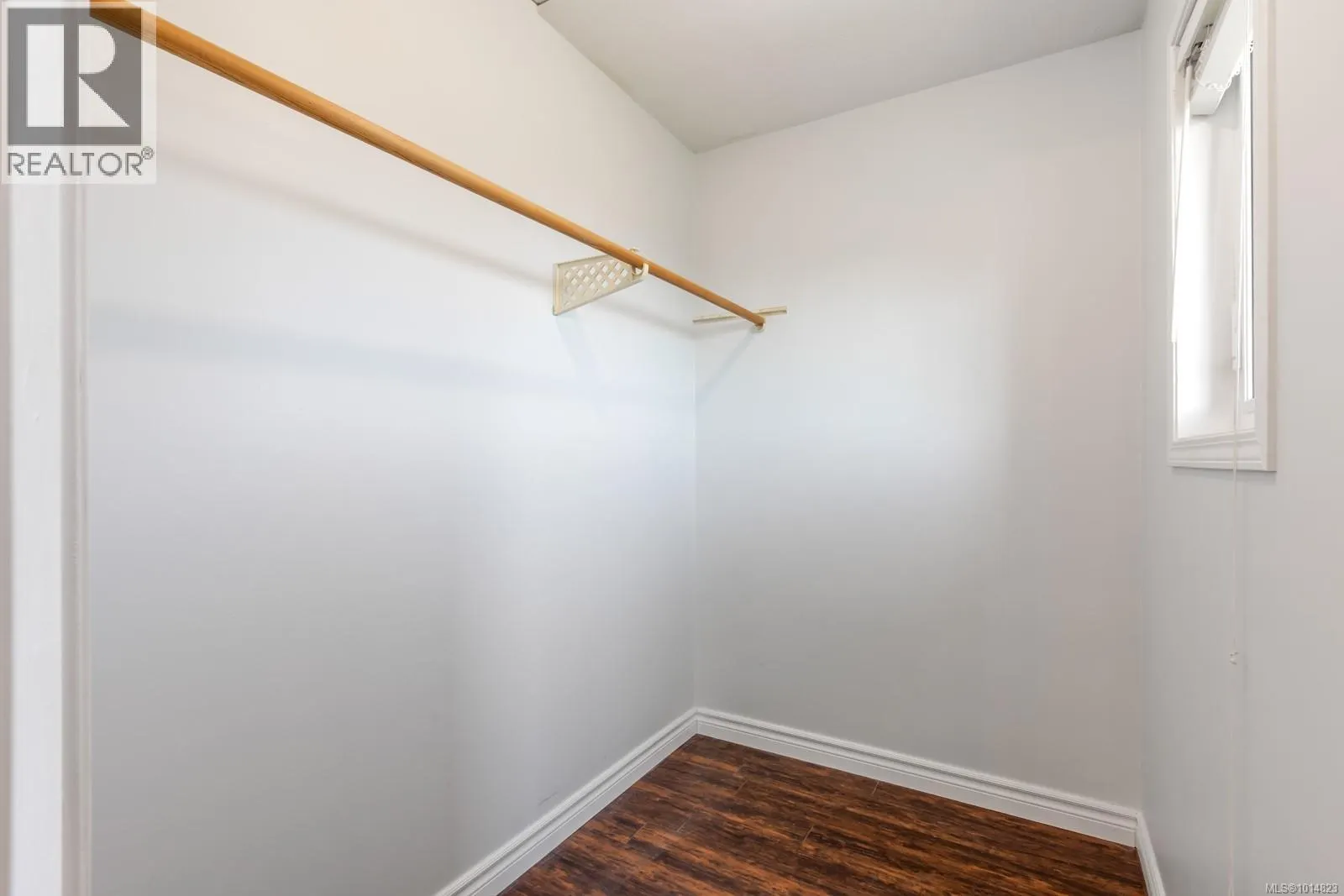 392 Carnegie St