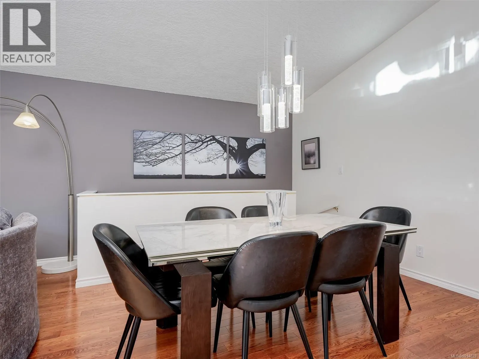 30 901 Kentwood Lane