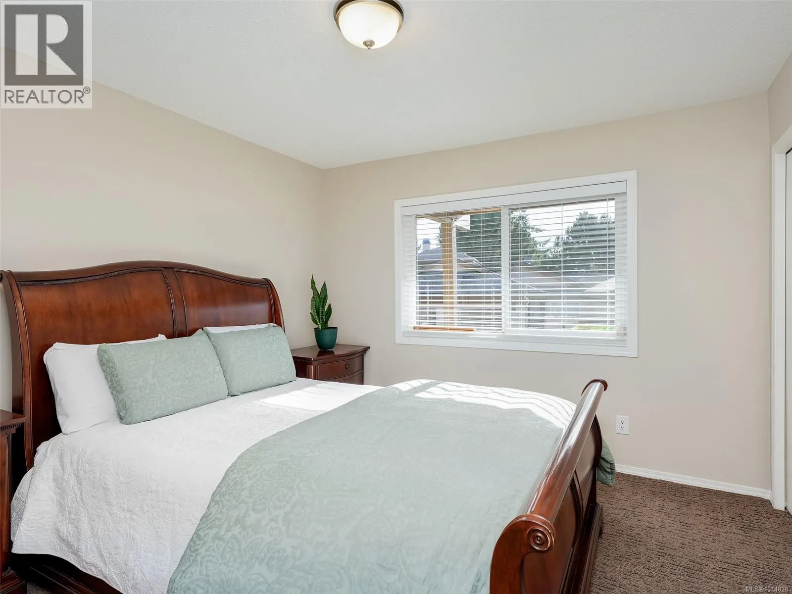 30 901 Kentwood Lane