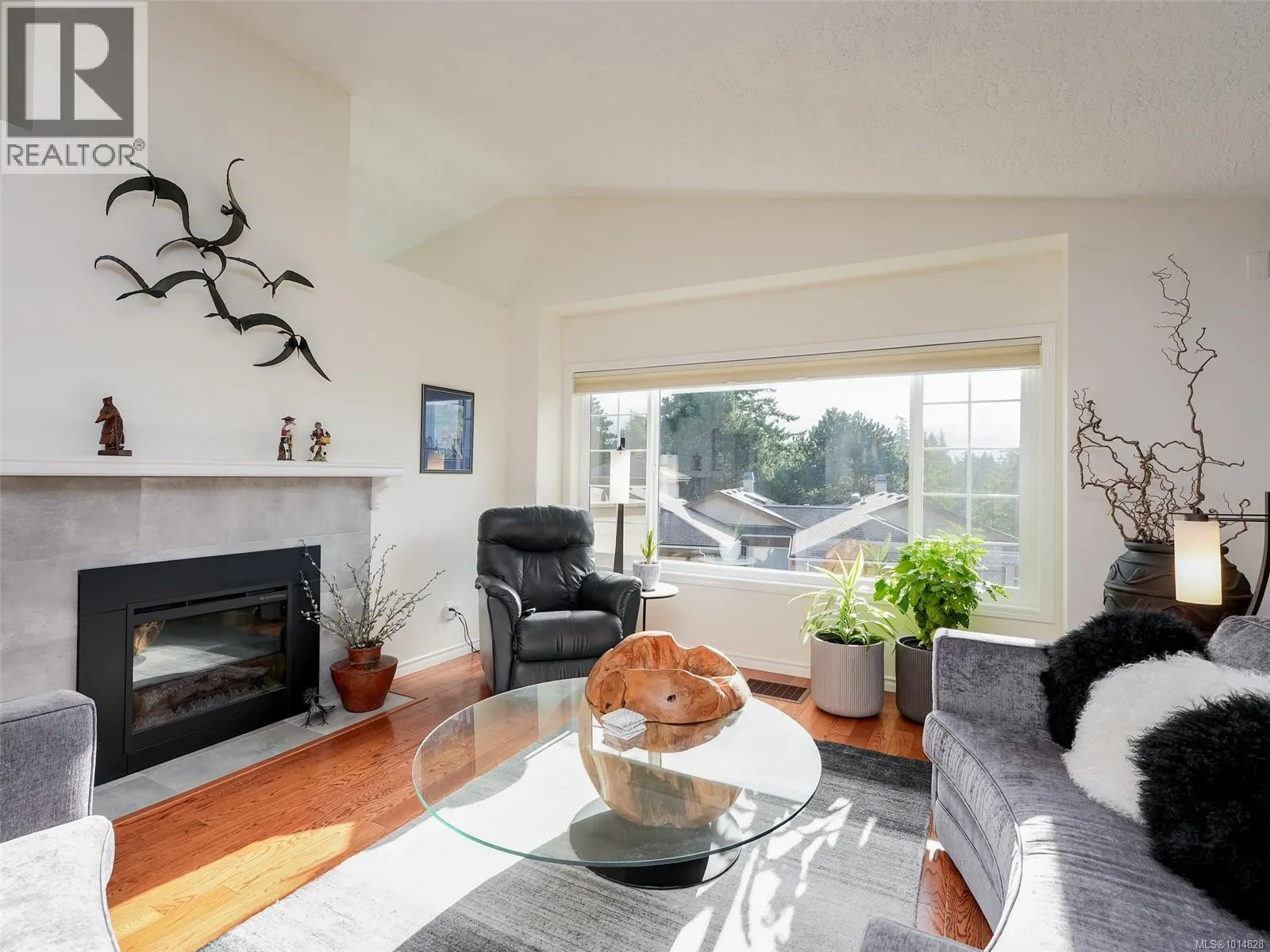 30 901 Kentwood Lane