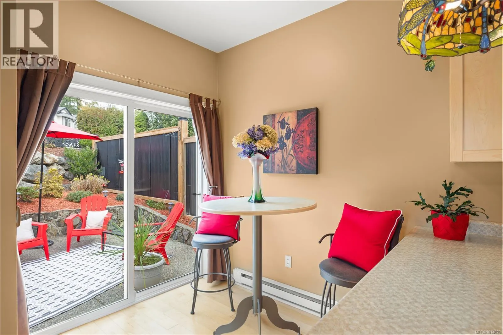 8 Newstead Cres