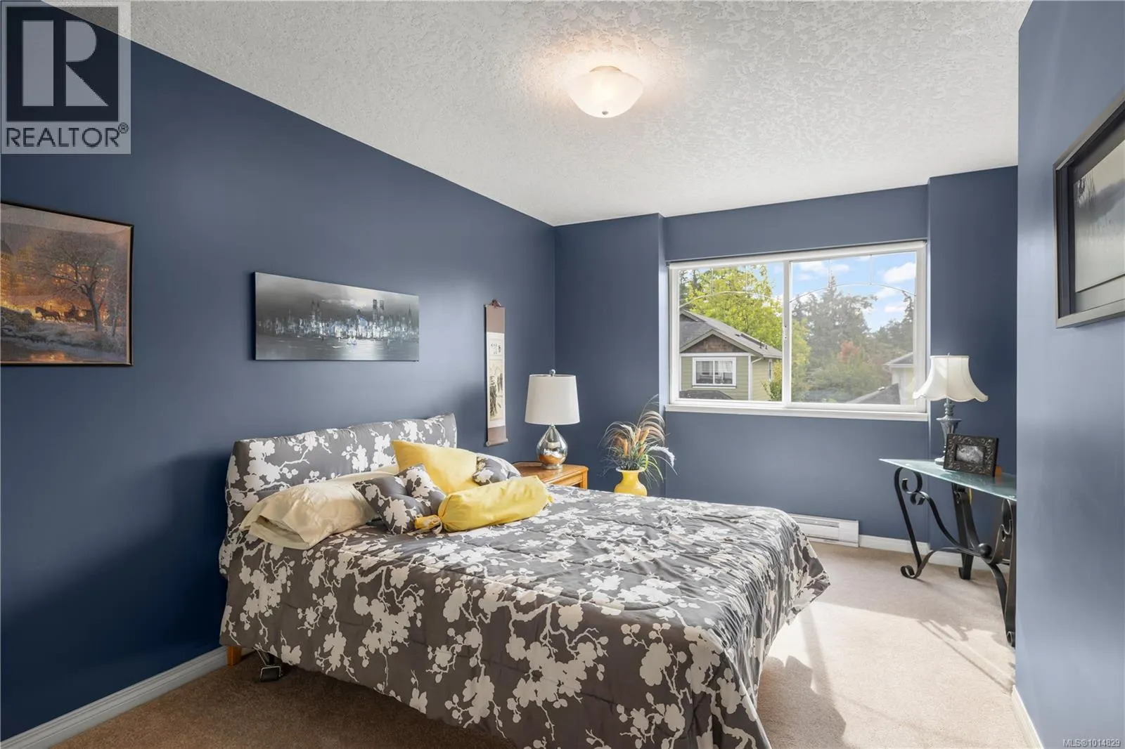 8 Newstead Cres