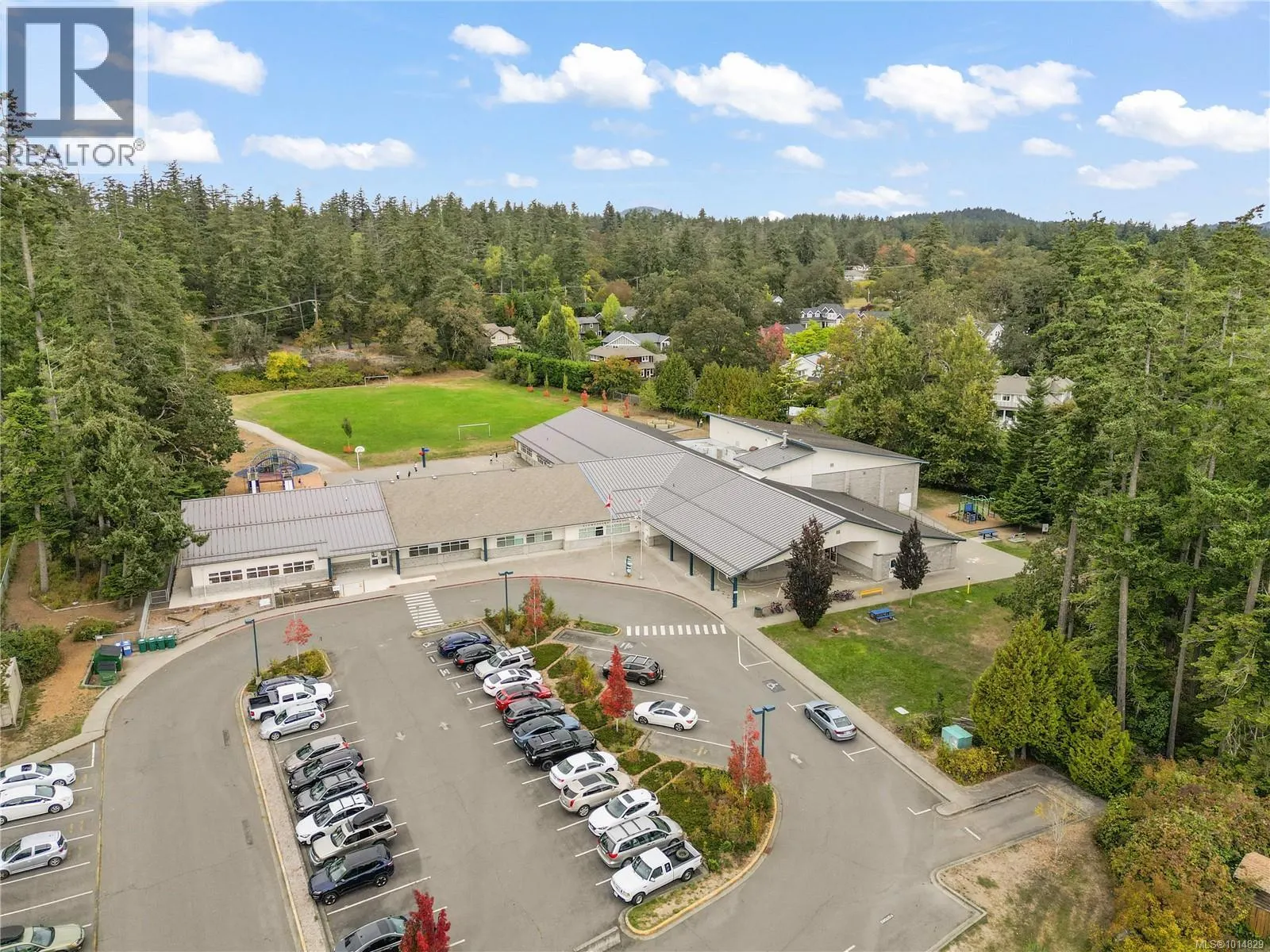 8 Newstead Cres