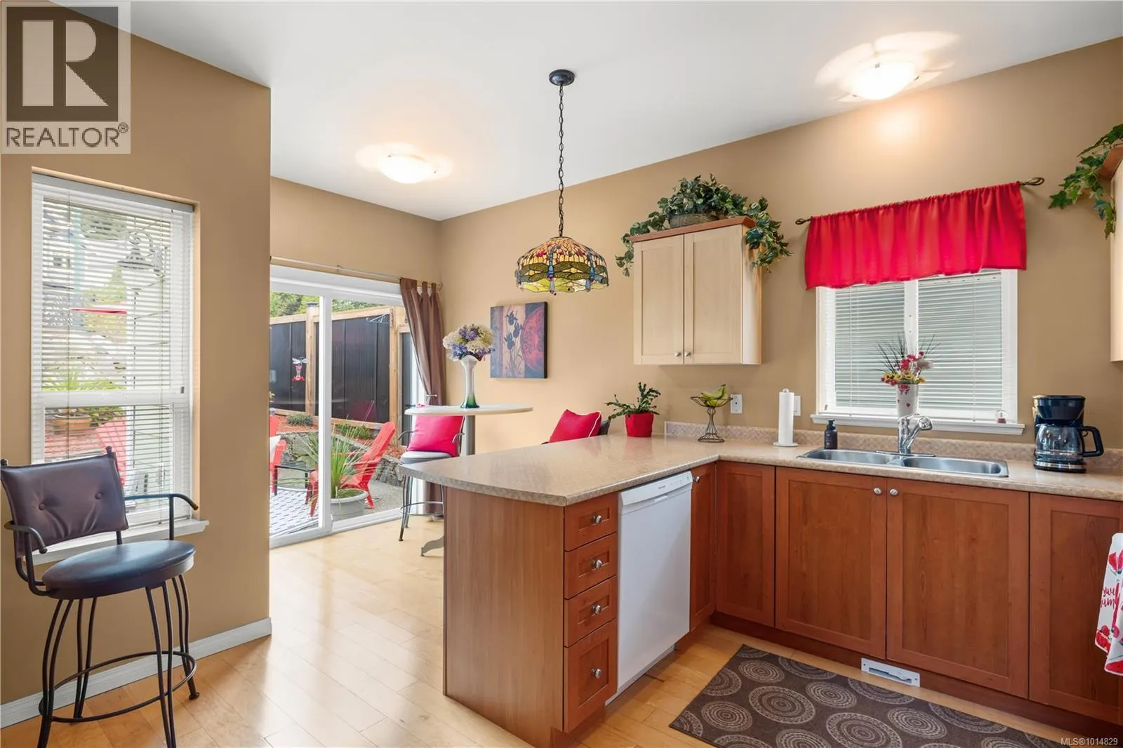 8 Newstead Cres