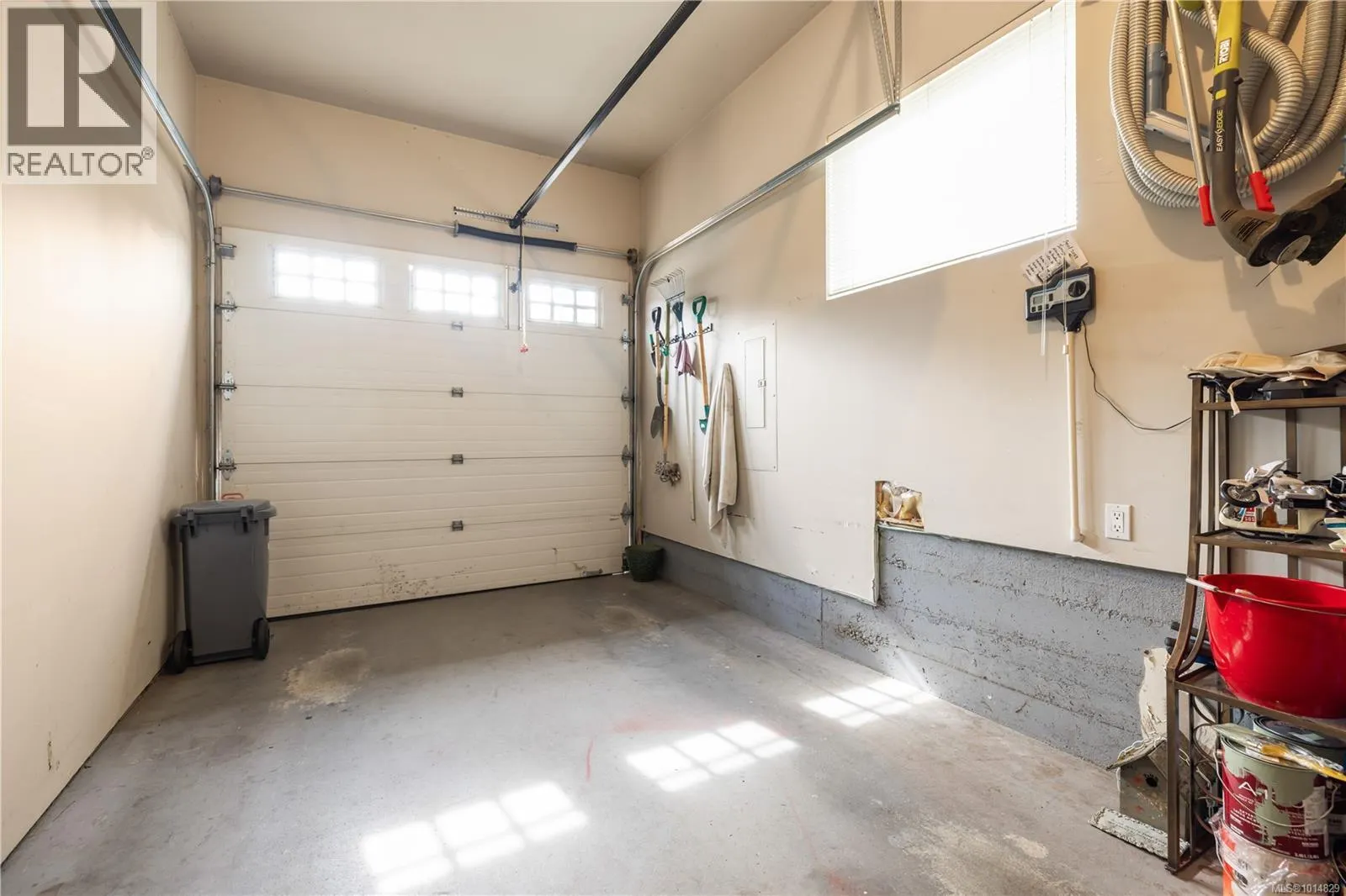 8 Newstead Cres