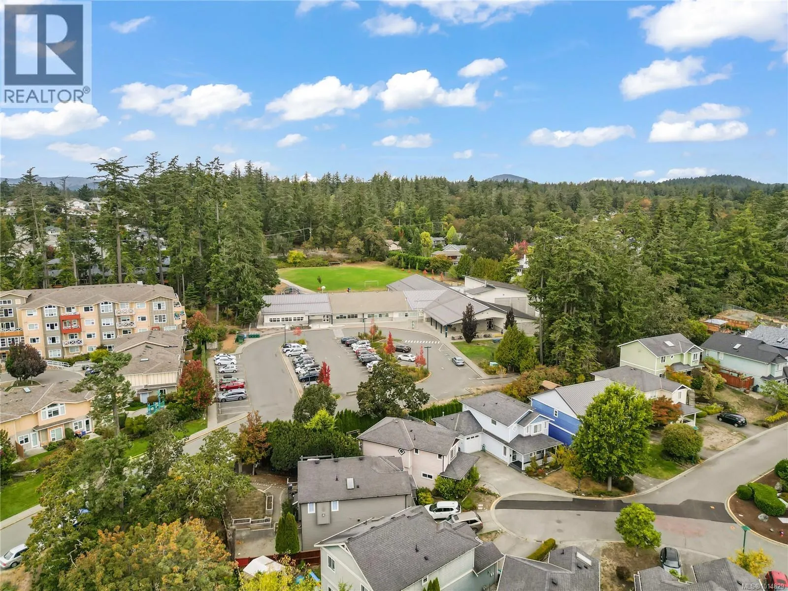 8 Newstead Cres