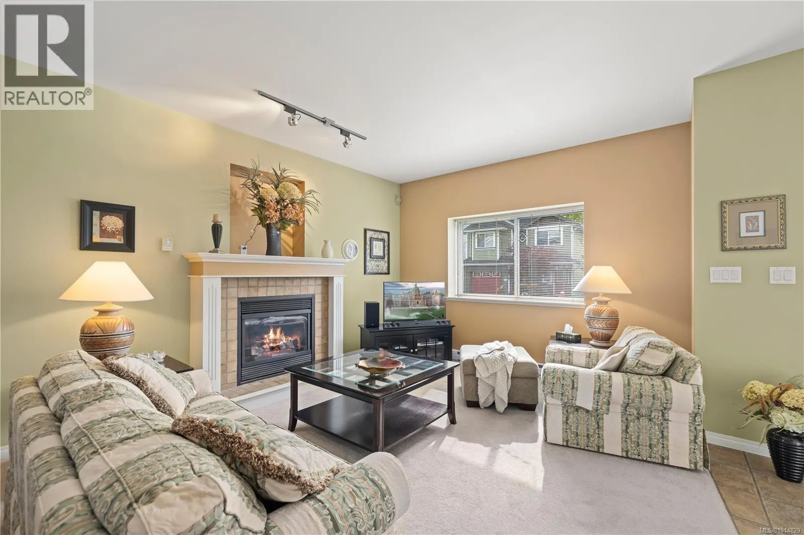 8 Newstead Cres