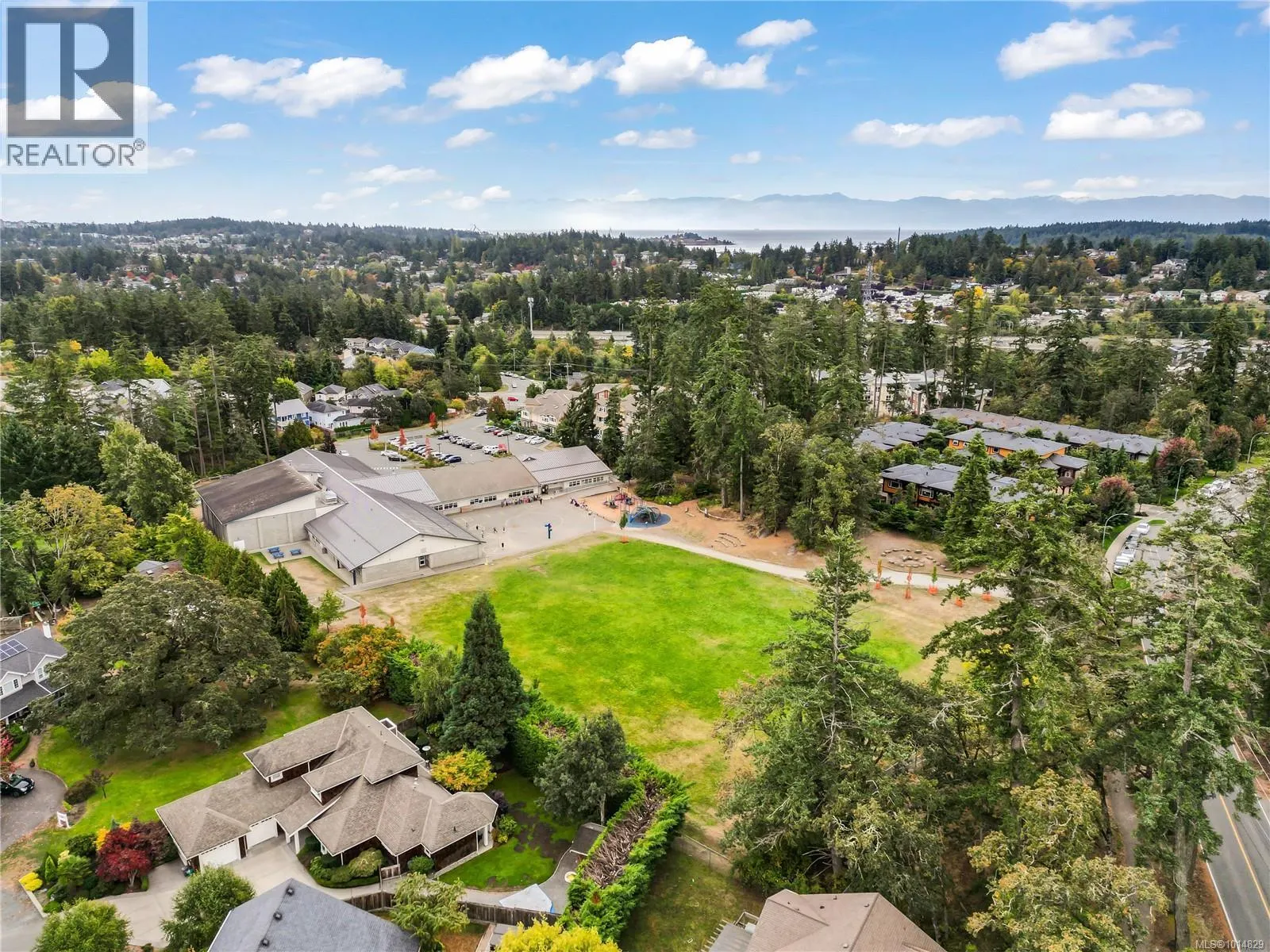 8 Newstead Cres