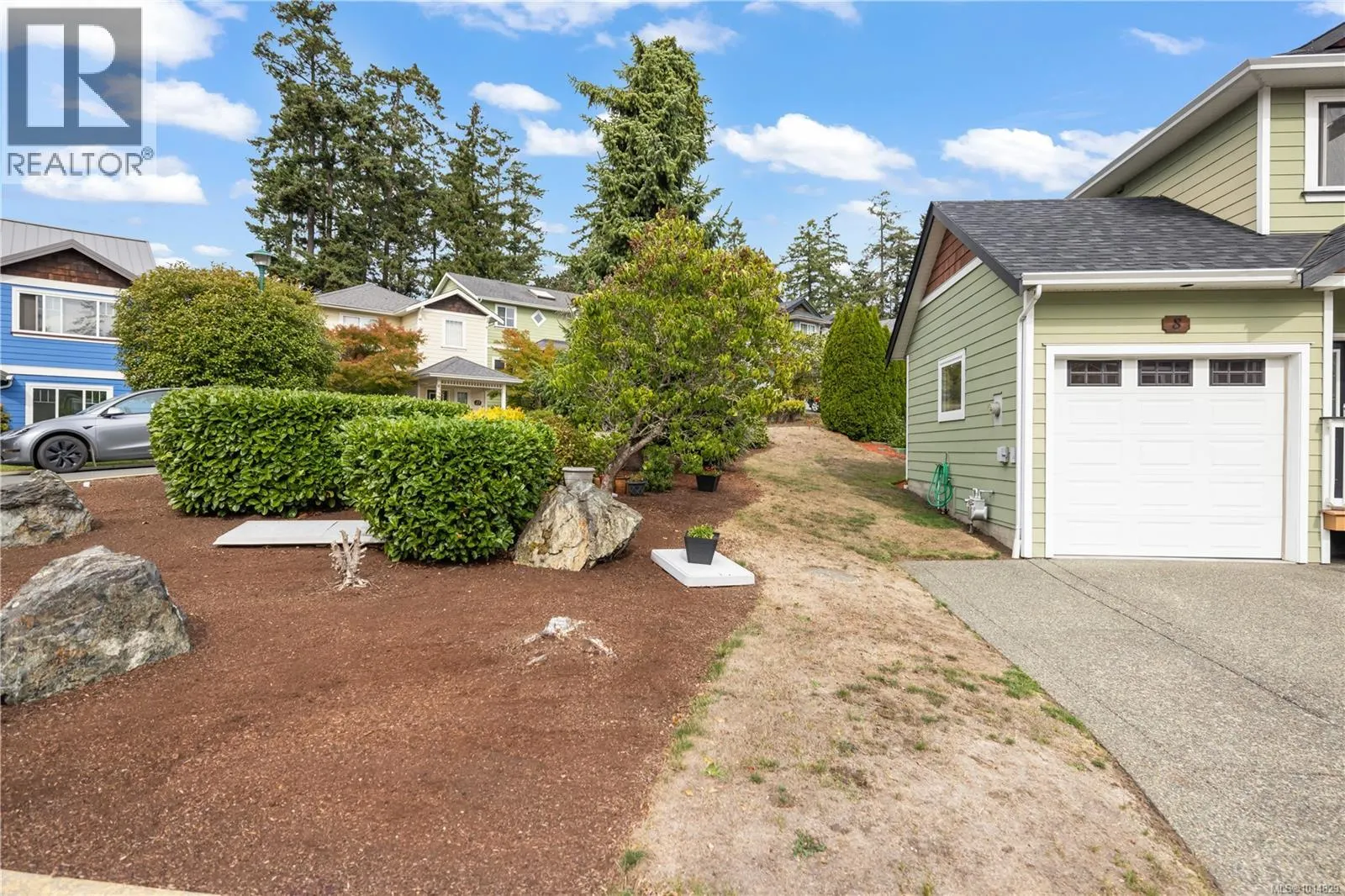 8 Newstead Cres