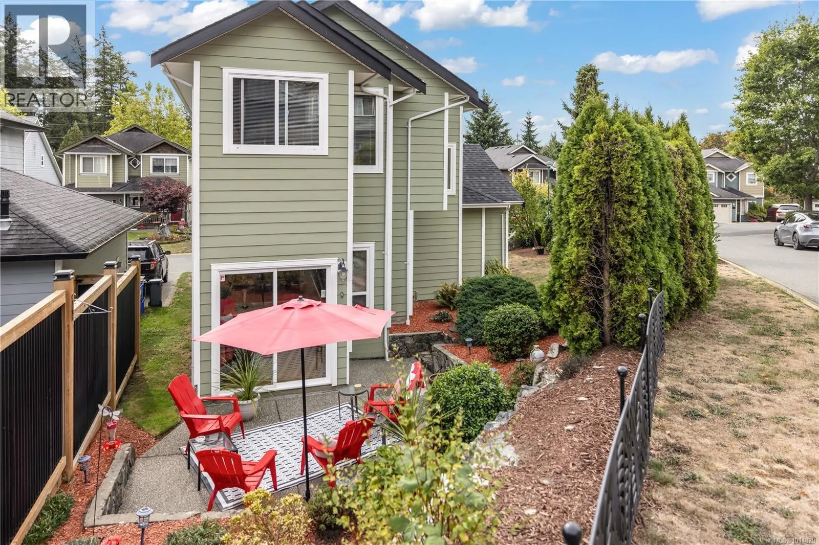 8 Newstead Cres