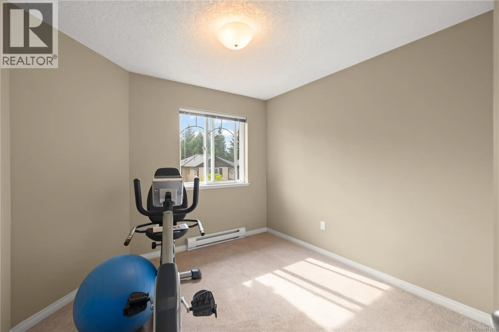 8 Newstead Cres