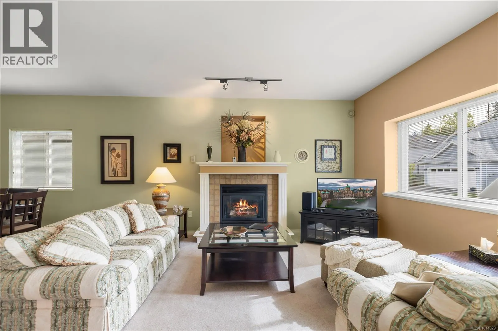 8 Newstead Cres