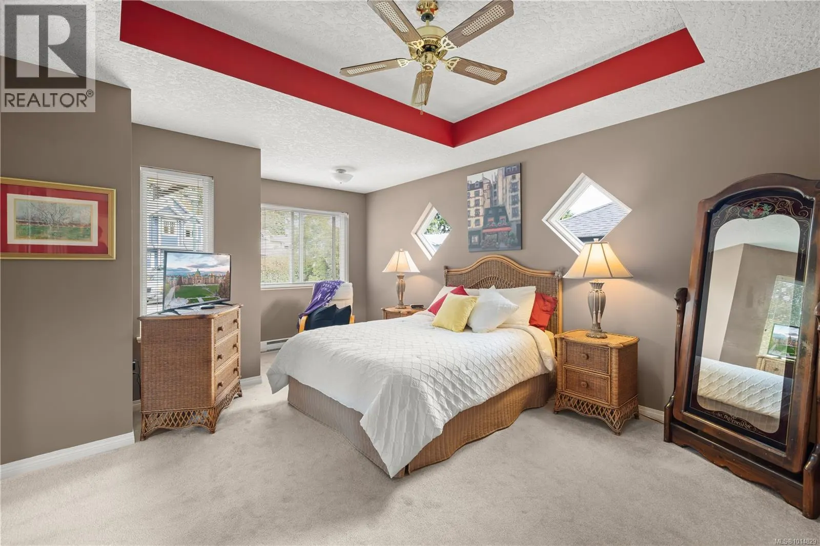 8 Newstead Cres