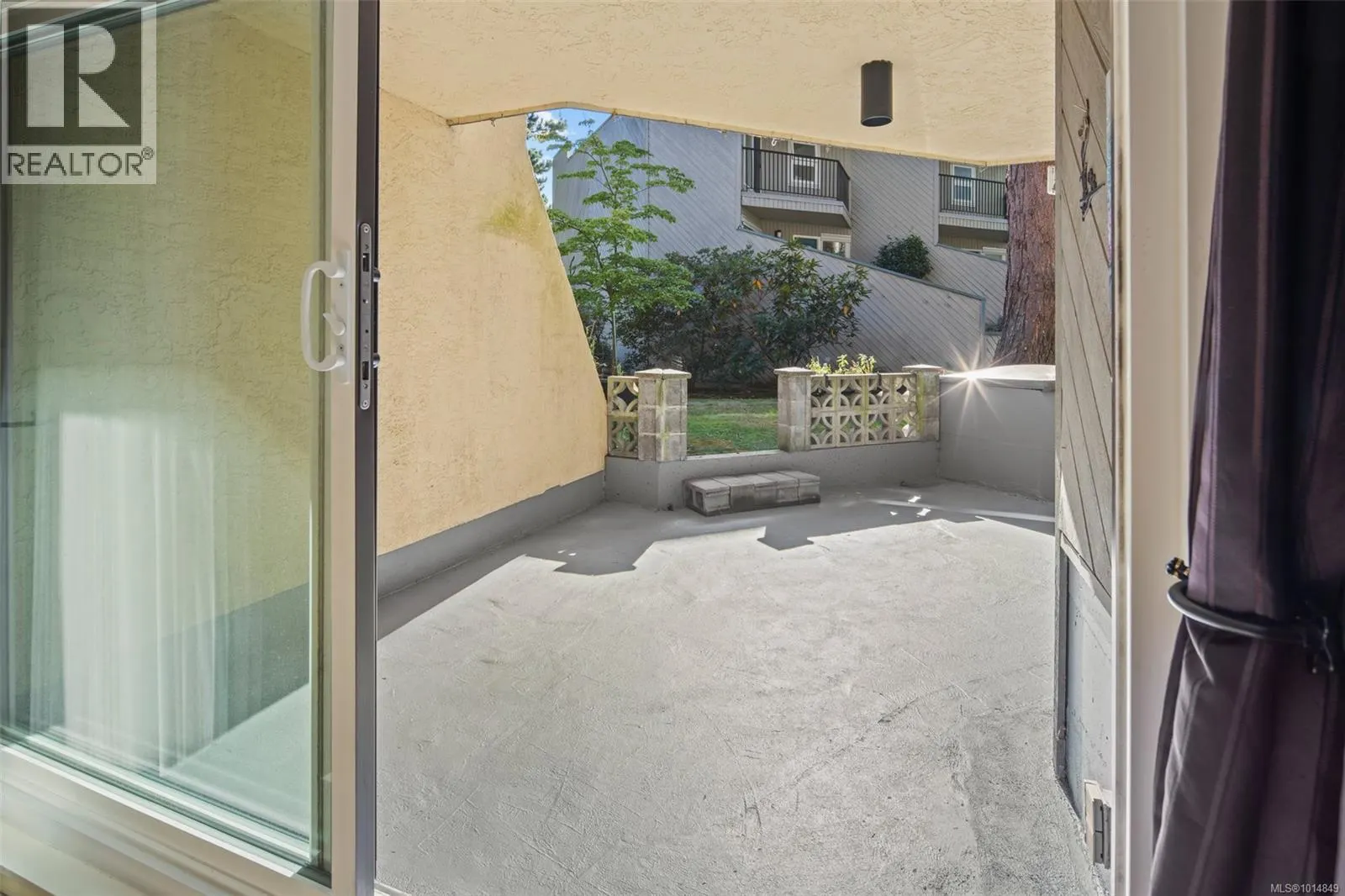 108 1149 Rockland Ave