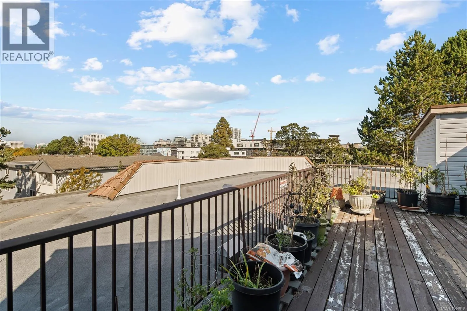 108 1149 Rockland Ave