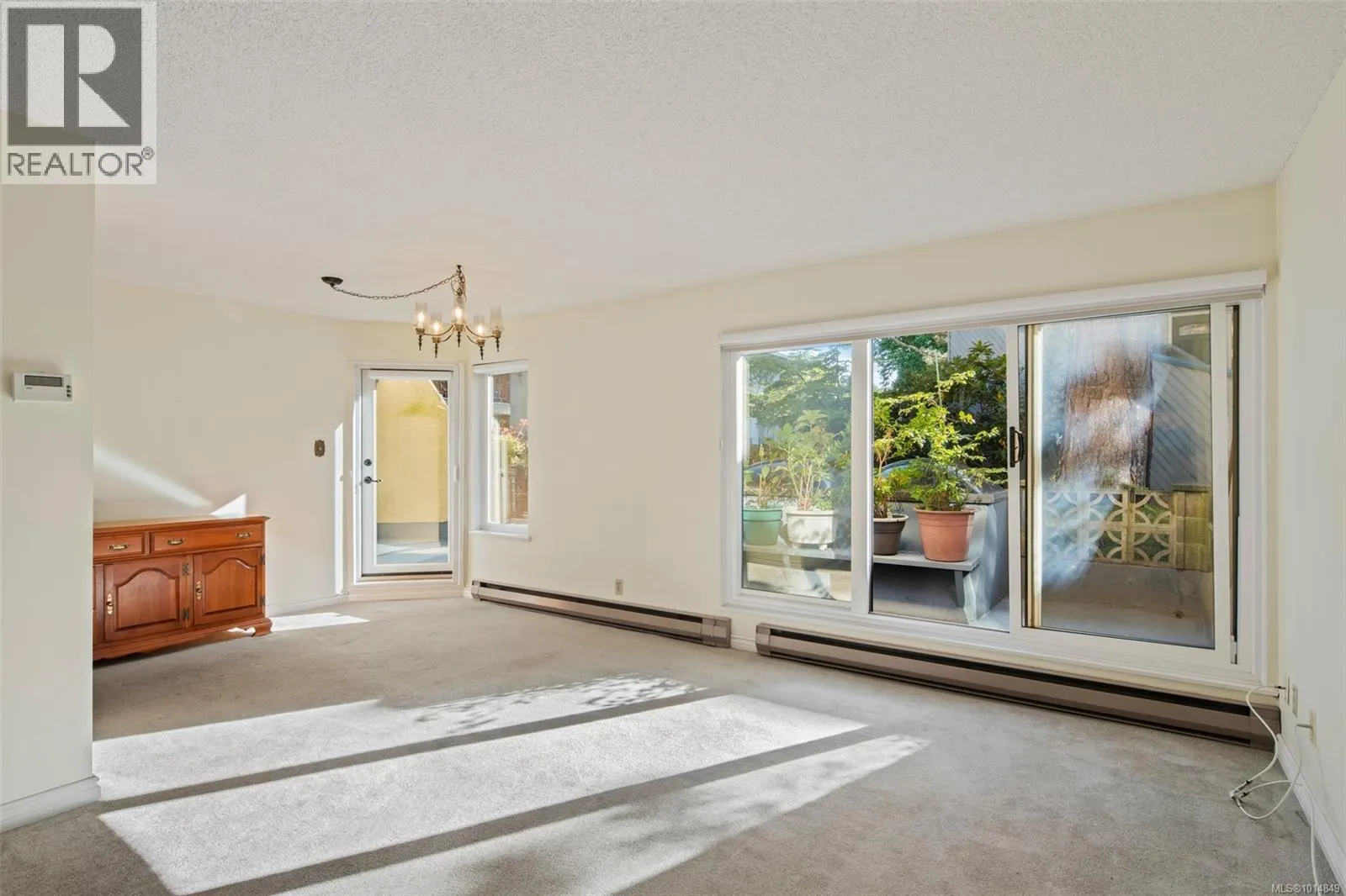 108 1149 Rockland Ave