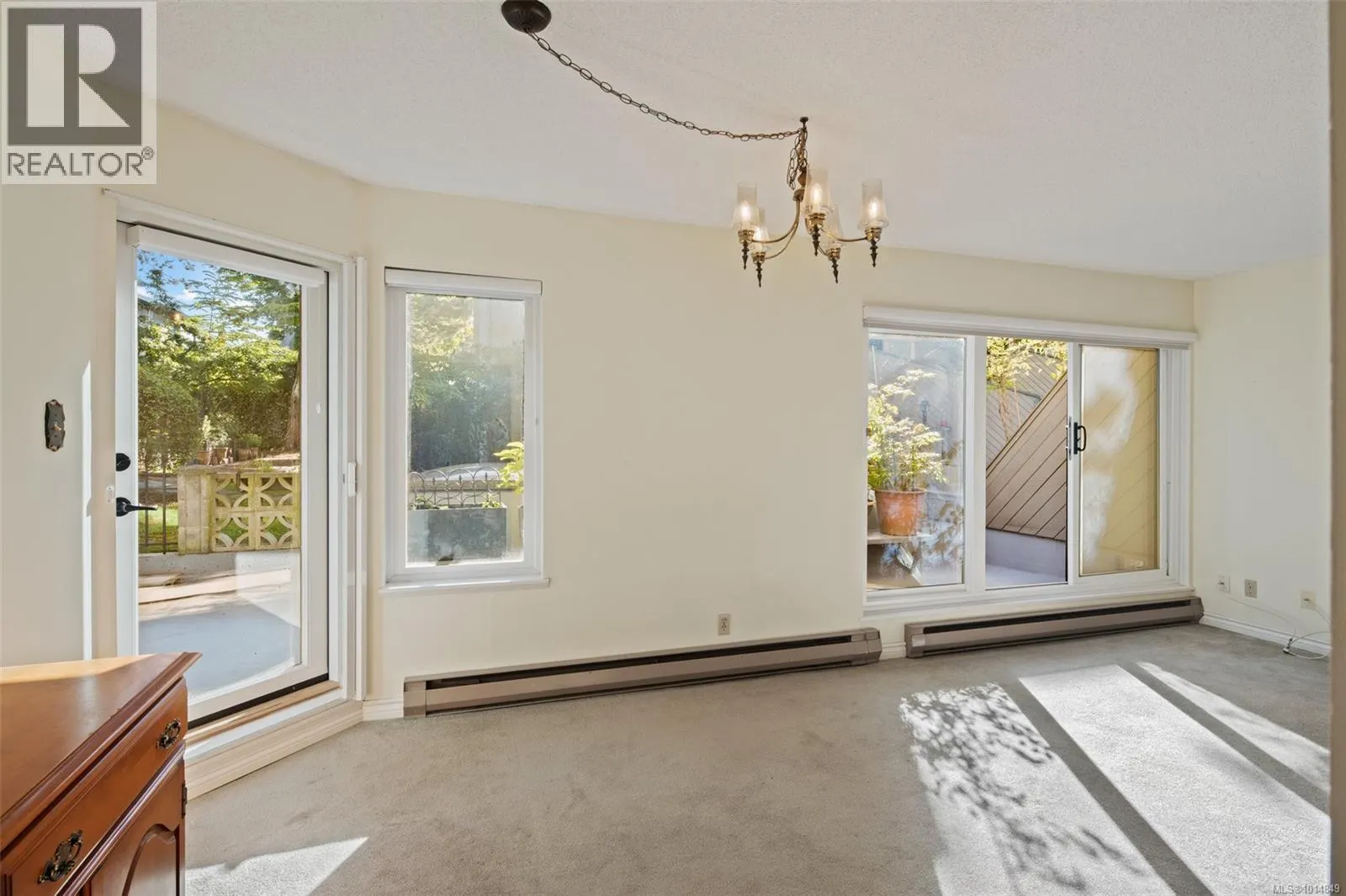 108 1149 Rockland Ave