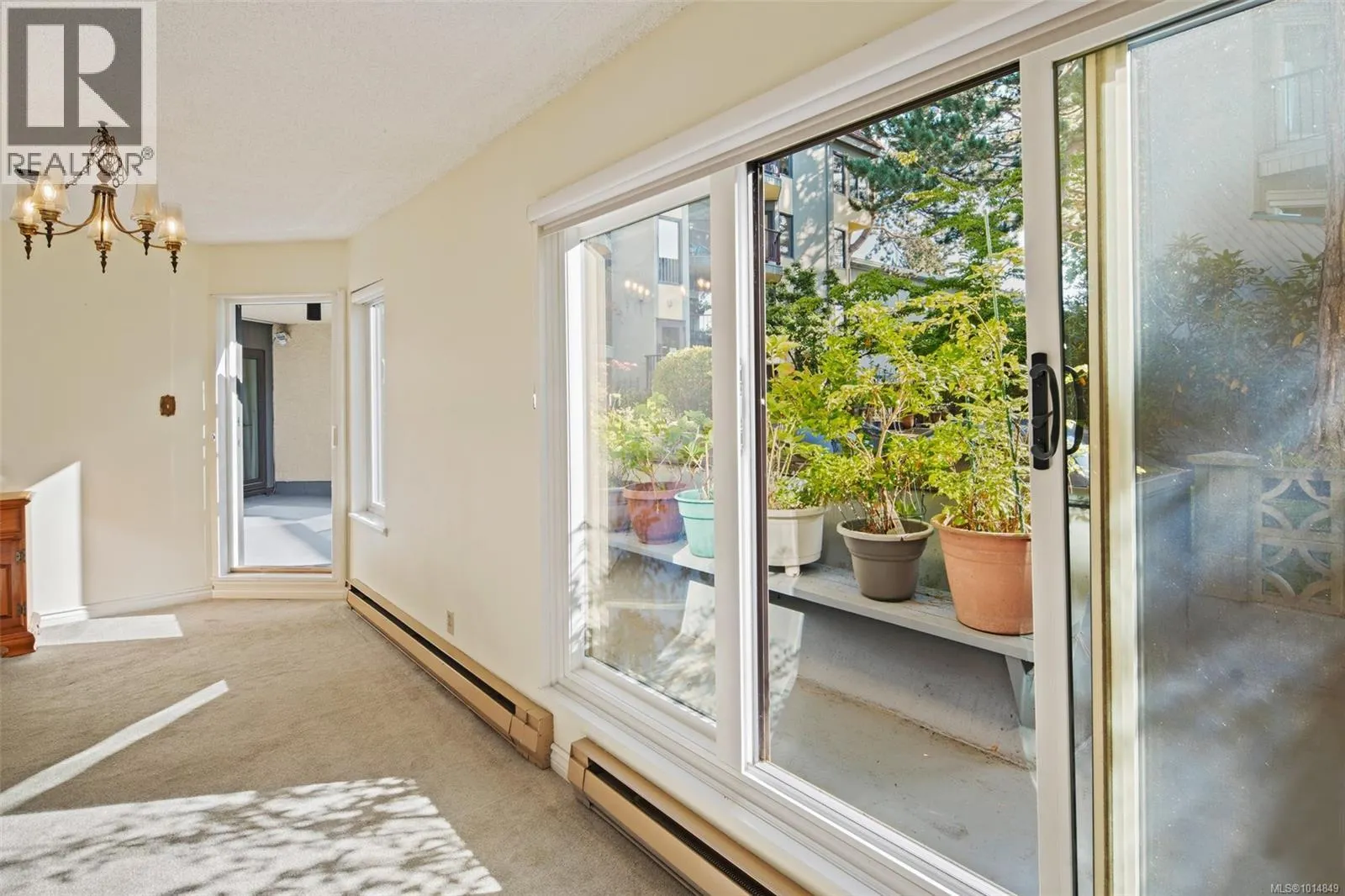 108 1149 Rockland Ave