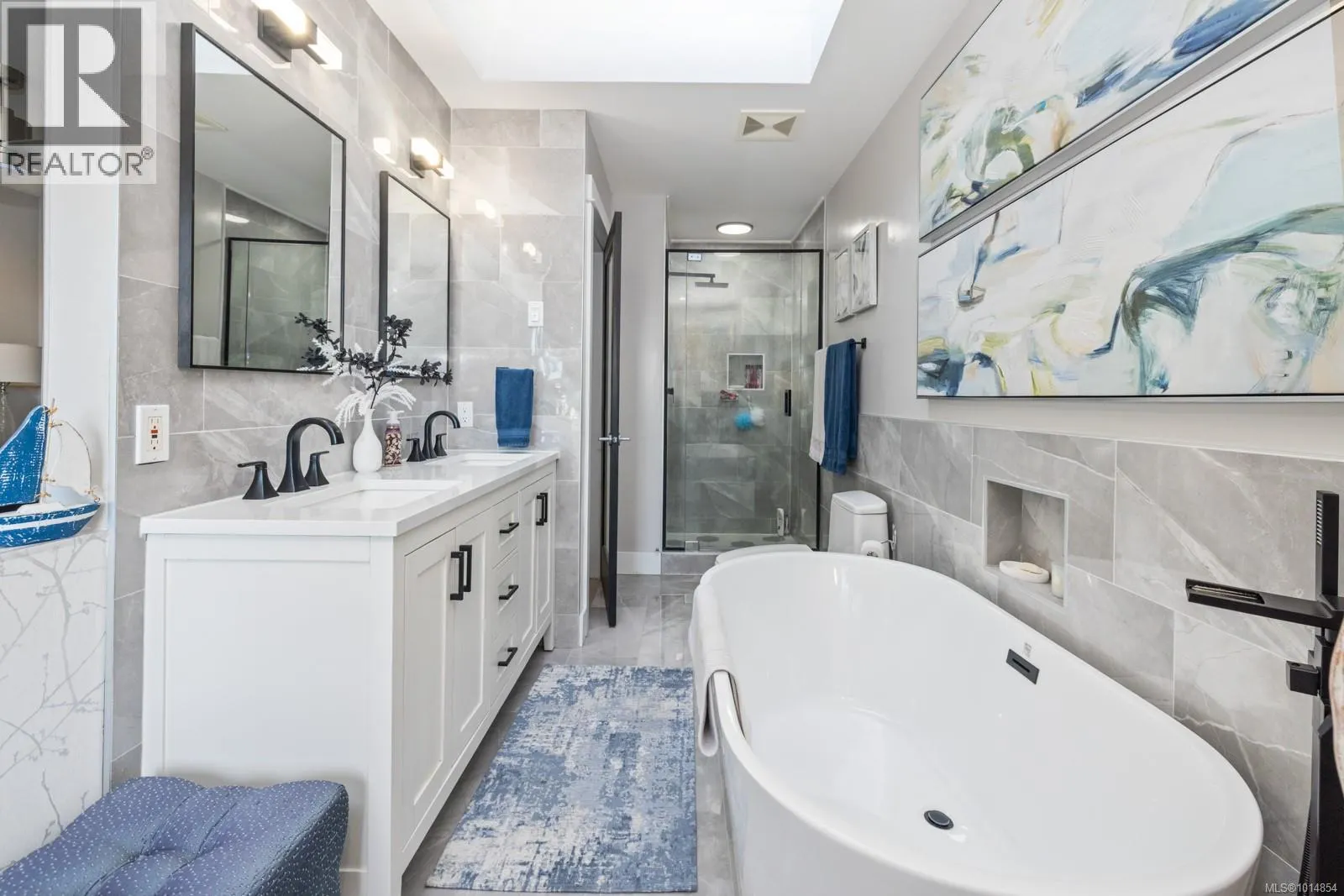 3 1004 DeCosta Pl