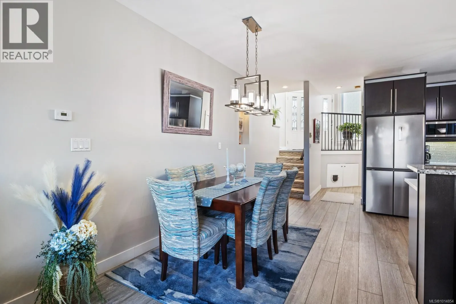 3 1004 DeCosta Pl