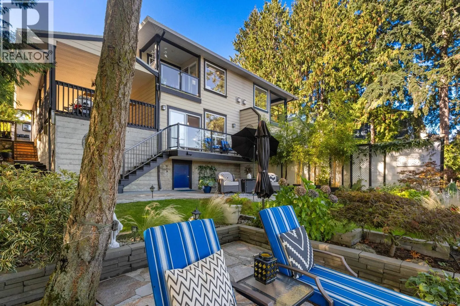 3 1004 DeCosta Pl