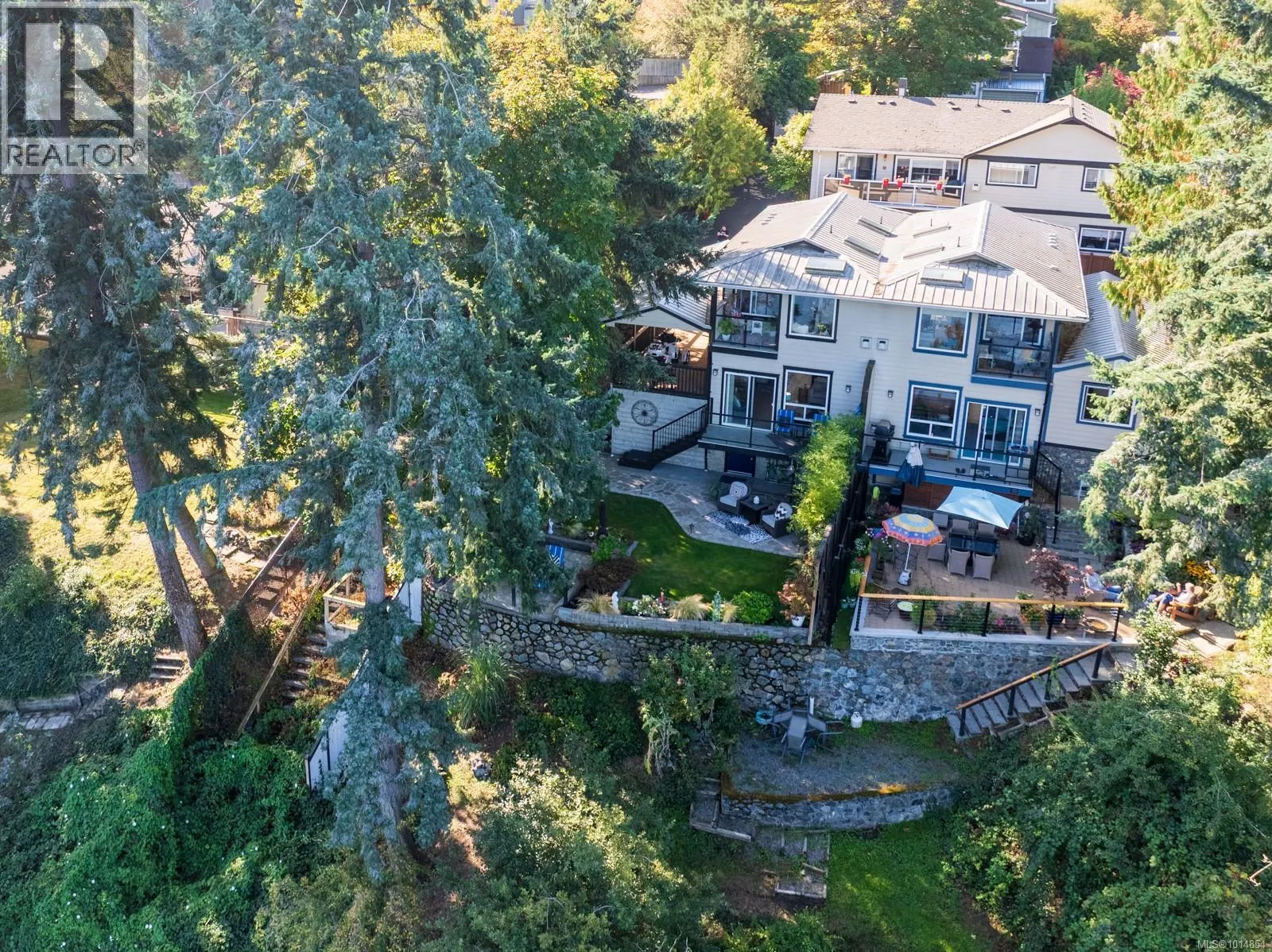 3 1004 DeCosta Pl