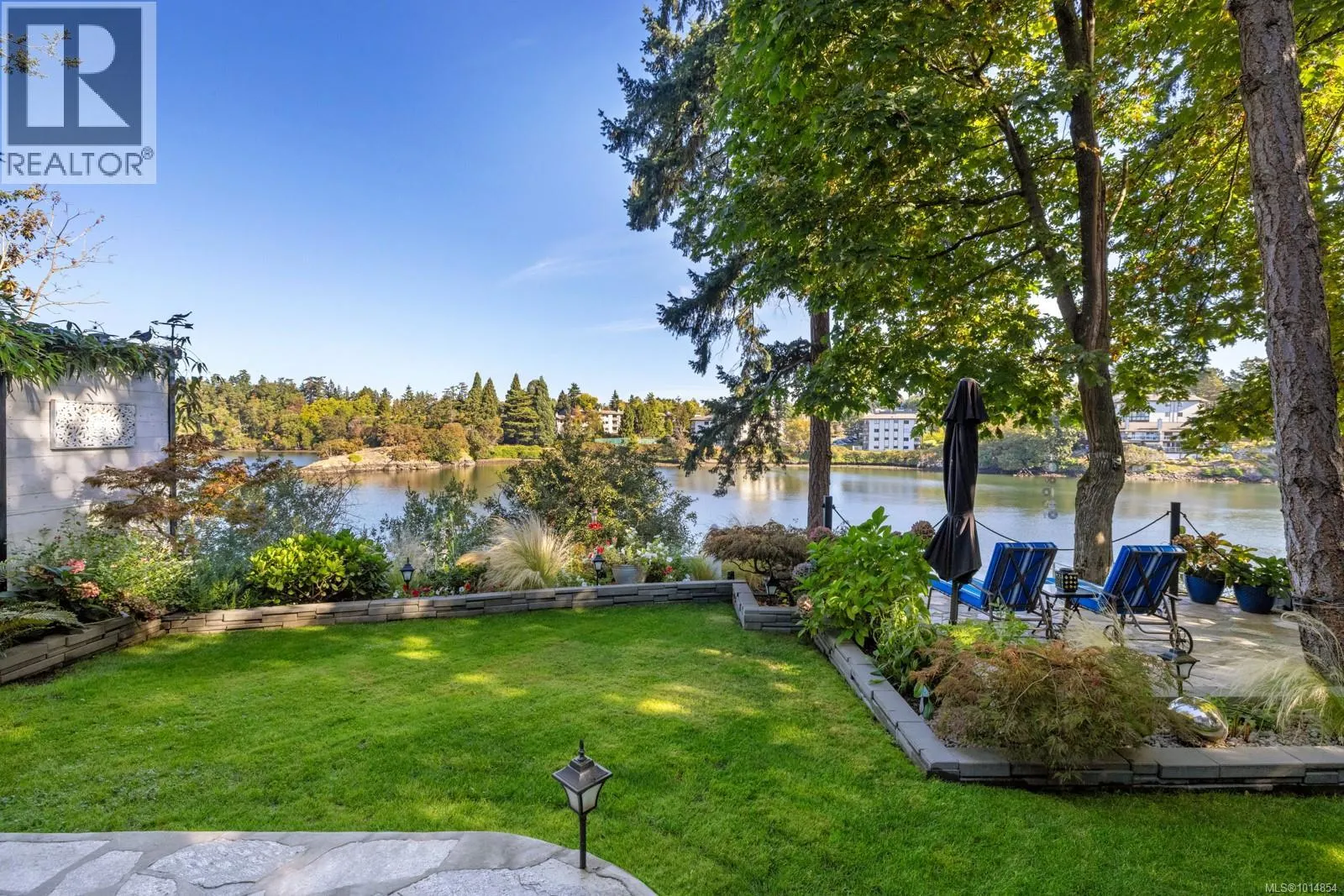 3 1004 DeCosta Pl