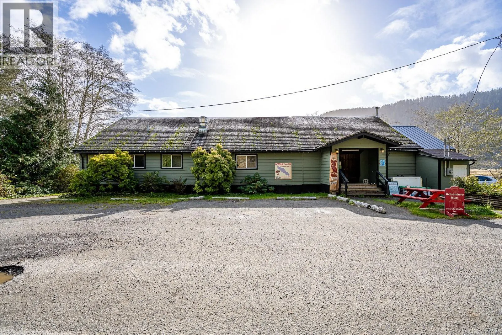 32 Hardy Way
