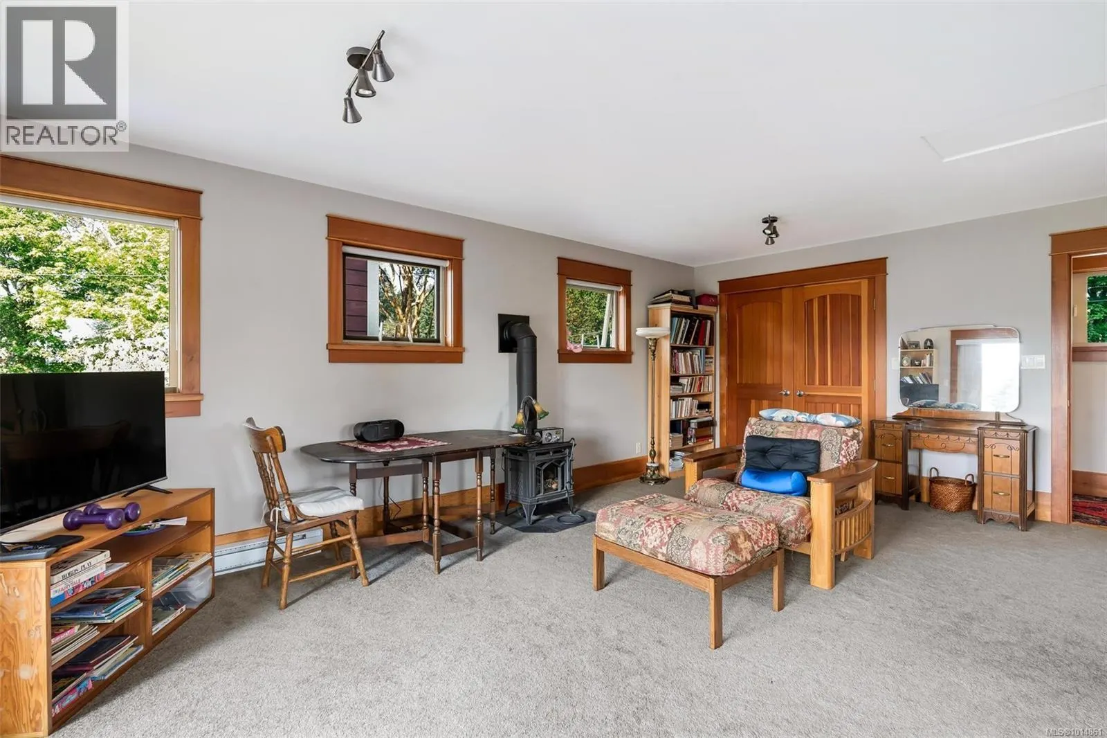 1870 Munsie Rd